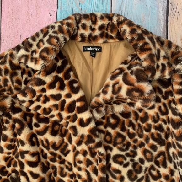 Fuzzy and soft cheetah jacket - Picture 4 of 9